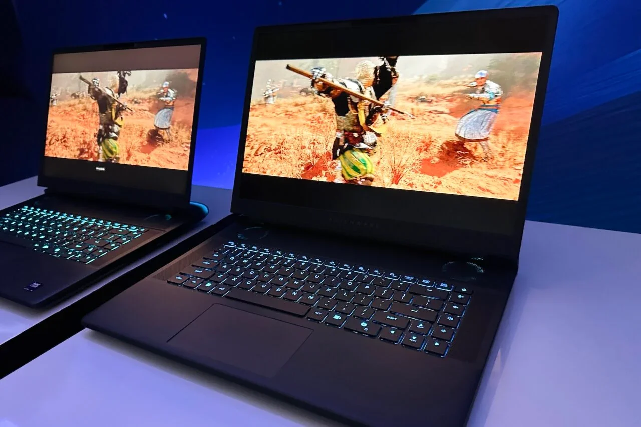 Anti-glare OLED at a peak of 600 nits of brightness seems great until you look at the price Alienware demands for its top-end laptop.  © Kyle Barr / Gizmodo
