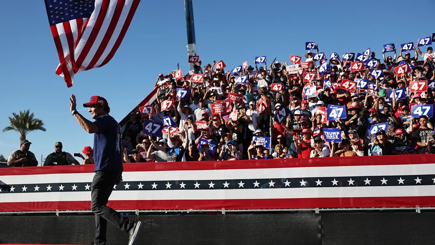 Dennis Quaid at a Trump rally in California in 2024.  (Mario Tama/Getty Images)