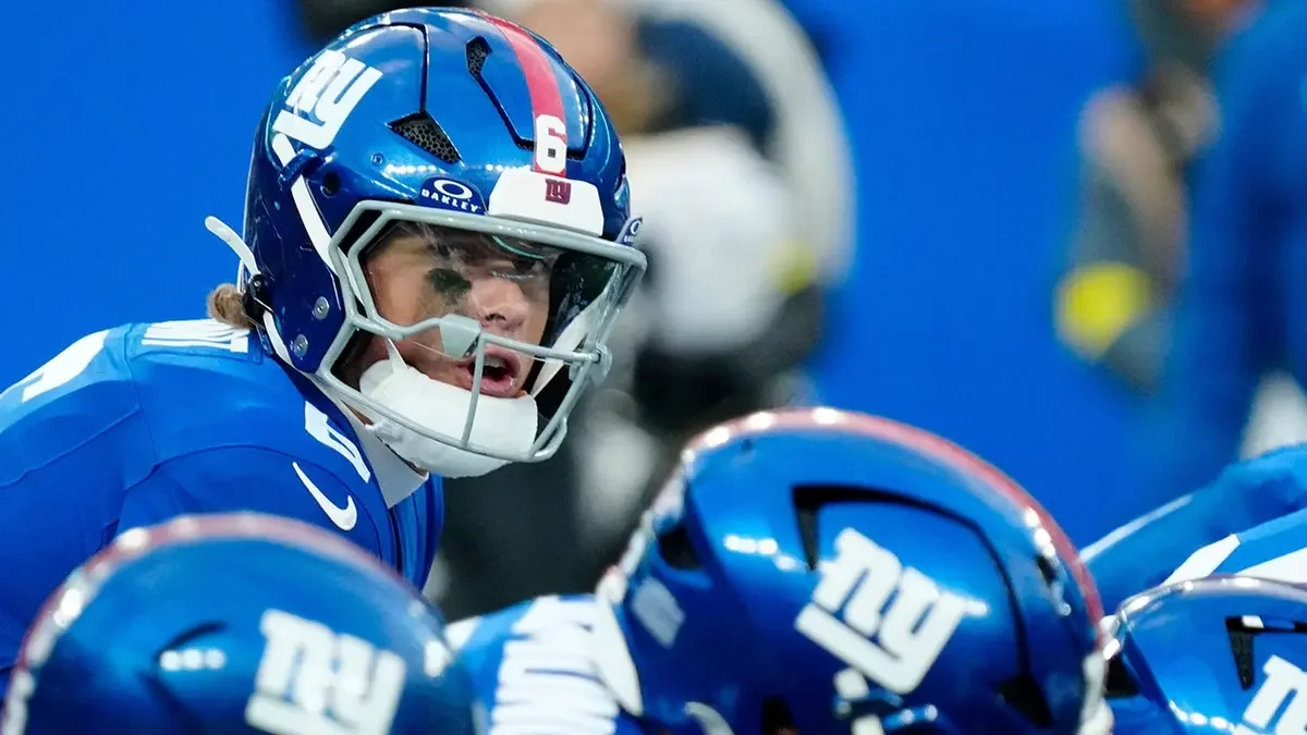 New York Giants quarterback Jaxson Dart throws a pass in the fourth quarter as the Giants beat the Dallas Cowboys 34-17 in East Rutherford on Jan. 4, 2026. (Kevin R. Wexler-NorthJersey.com / USA TODAY NETWORK via Imagn Images)