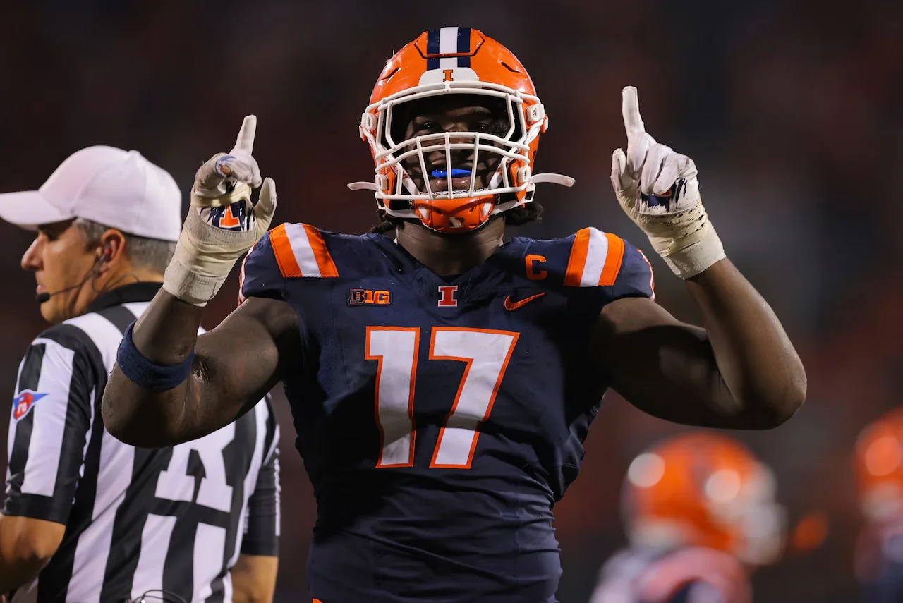 Illinois Gabe Jacas (17) celebrates after a play during an NCAA football game on Saturday, Sept. 13, 2025, in Champaign, Ill. (AP Photo/Melissa Tamez)AP