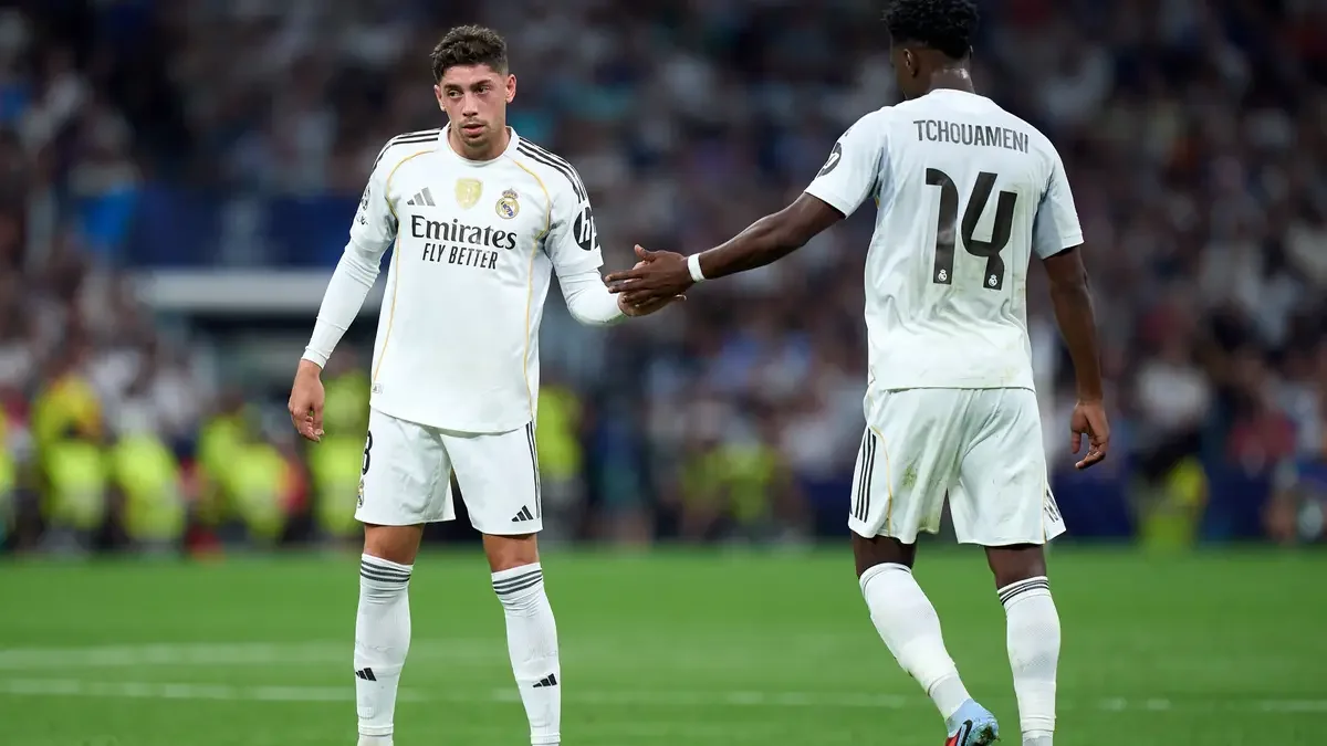 Real Madrid's Federico Valverde and Aurelien Tchouameni (X)